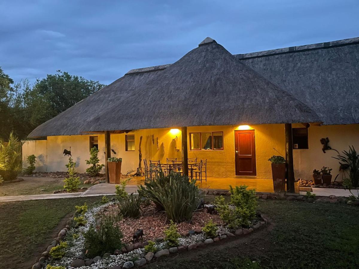 Stunning Mountain Views From A 3-Bedroom Home With Pool Hoedspruit Ngoại thất bức ảnh